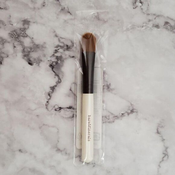 BareMinerals Blemish Remedy Brush - Picture 1 of 2